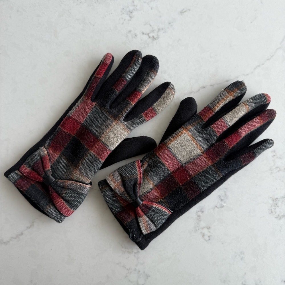 Adrienne Vittadini Plaid Vintage-style Gloves